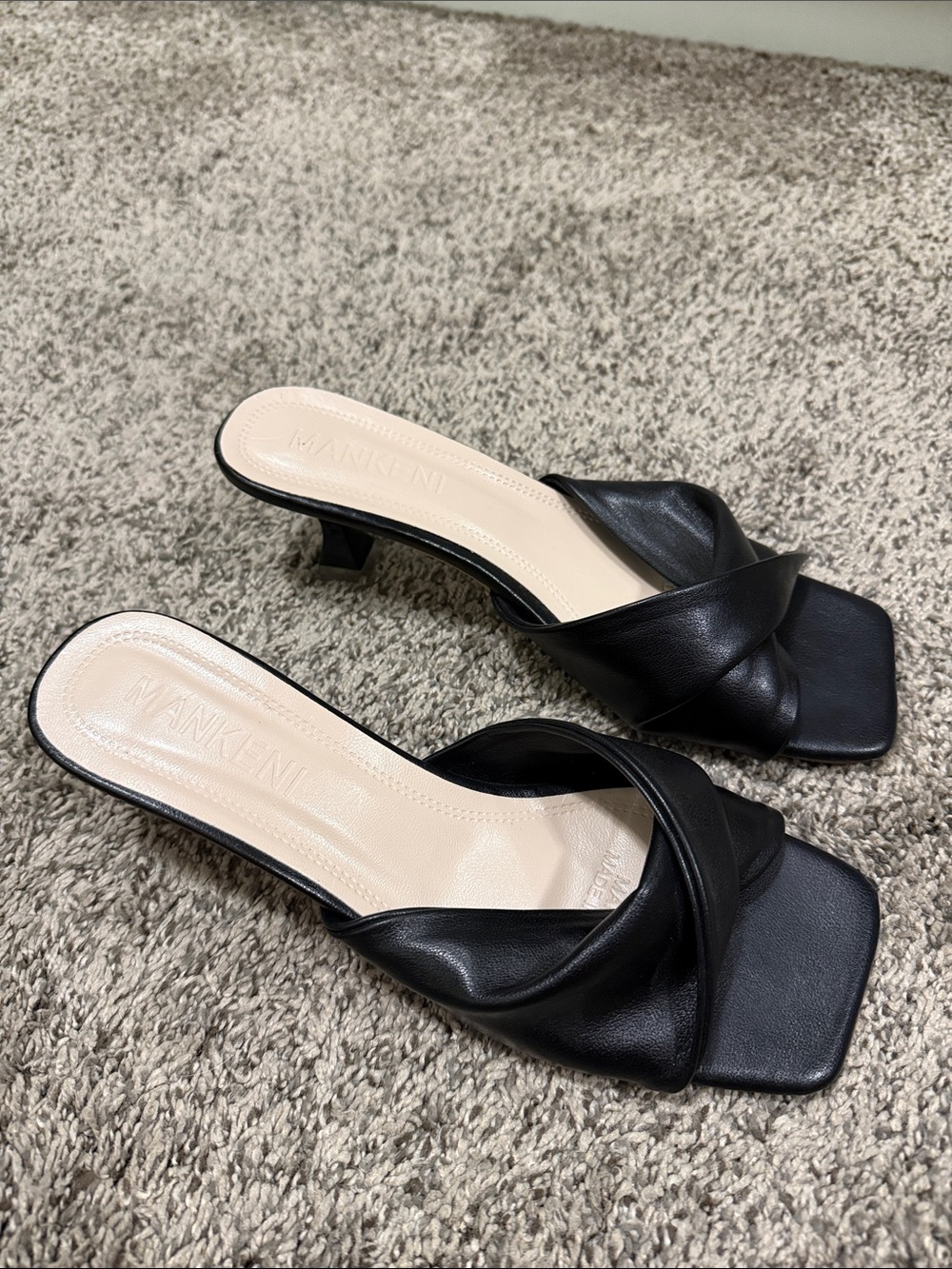 Black Twist-Knot Mules